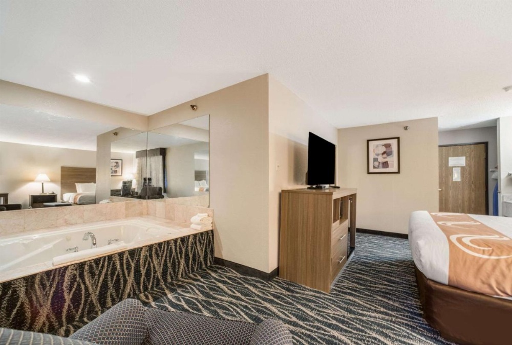 King Room with Sofa Bed - Non-Smoking